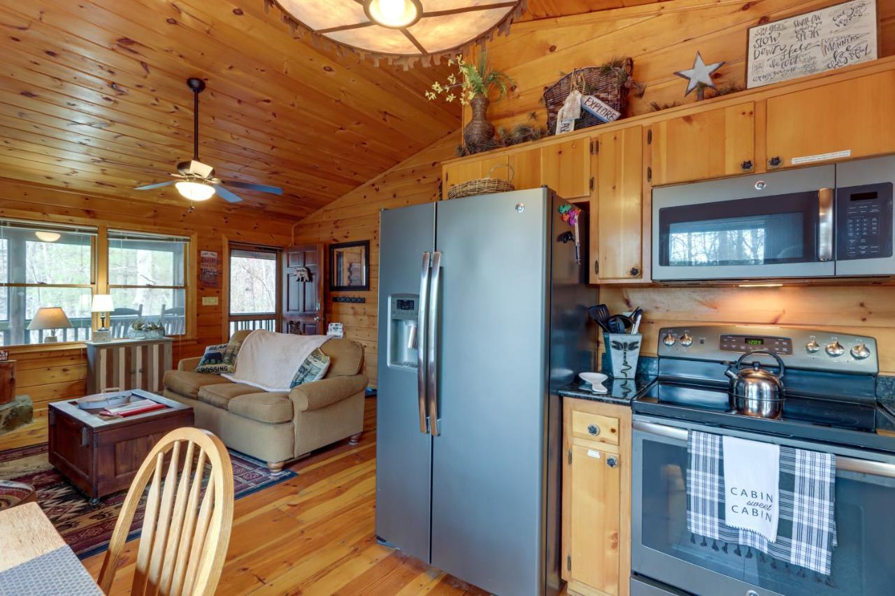 Blue Ridge Cozy Cabin In The Woods With Hot Tub! Екстер'єр фото