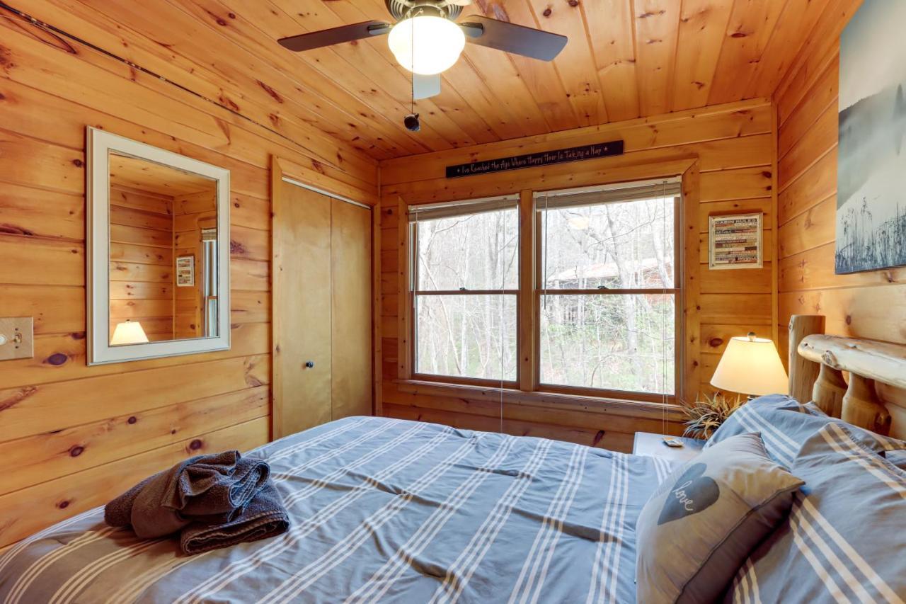 Blue Ridge Cozy Cabin In The Woods With Hot Tub! Екстер'єр фото