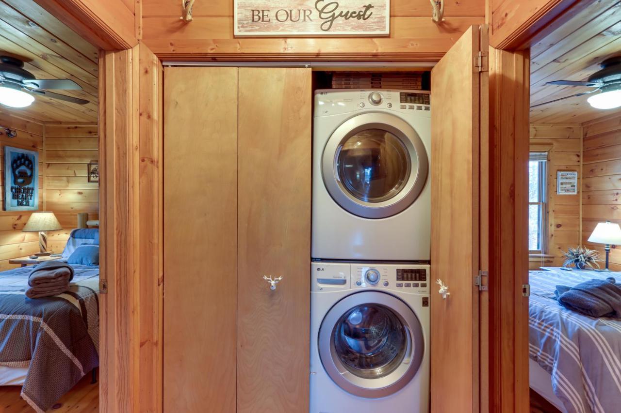 Blue Ridge Cozy Cabin In The Woods With Hot Tub! Екстер'єр фото